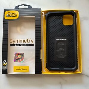 OtterBox Symmetry Series Black Case for iPhone 11 Pro Max